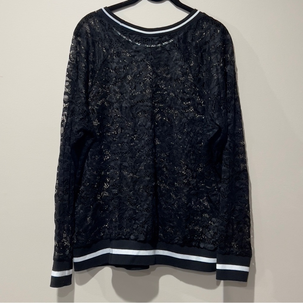 TORRID Black Long Sleeve. Size 1 Stretch Lace Trim Crew Neck Raglan Lace Top.